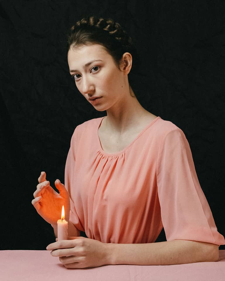 Portrait of a woman.